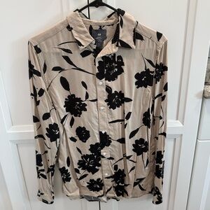 H&M tan floral button up shirt